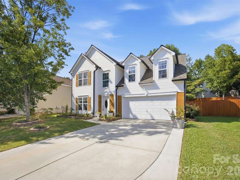 7204 Hidden Creek Drive, Charlotte, NC 28214.  MLS# CAR4416721, YatesRealty ID 45780. 