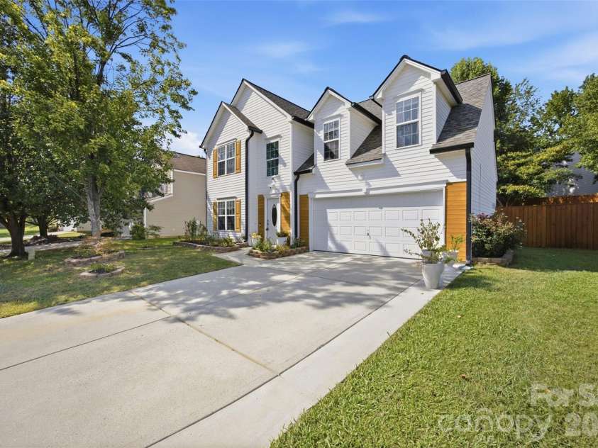 7204 Hidden Creek Drive, Charlotte, NC 28214.  MLS# CAR4416721, YatesRealty ID 45780. 