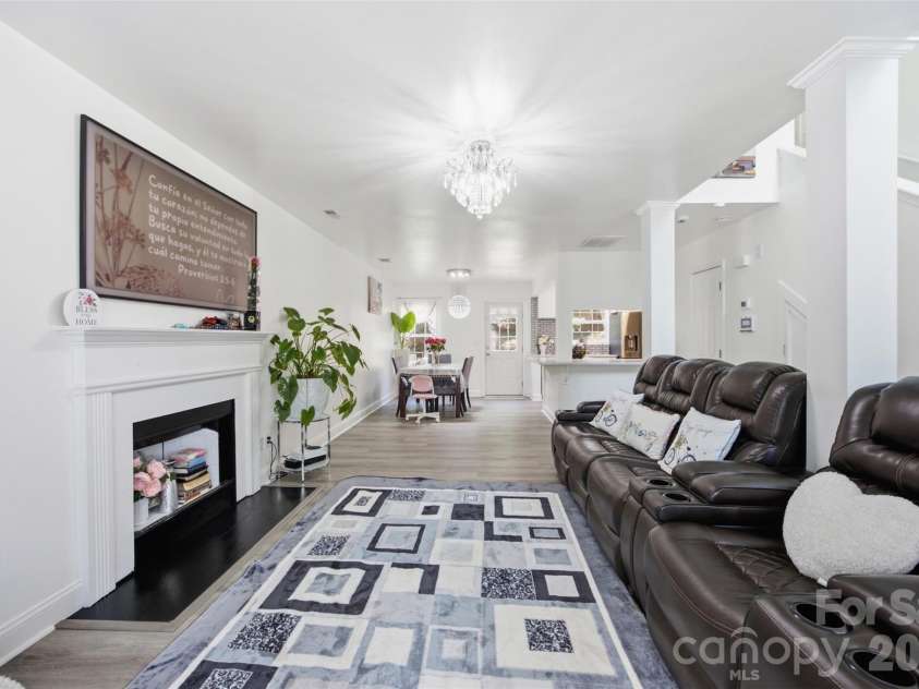 7204 Hidden Creek Drive, Charlotte, NC 28214.  MLS# CAR4416721, YatesRealty ID 45780. 