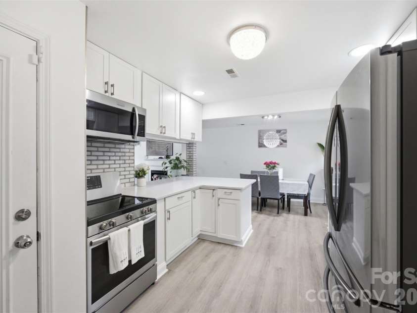 7204 Hidden Creek Drive, Charlotte, NC 28214.  MLS# CAR4416721, YatesRealty ID 45780. 