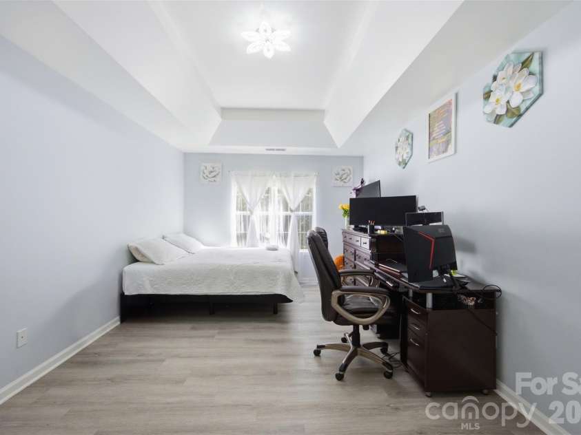7204 Hidden Creek Drive, Charlotte, NC 28214.  MLS# CAR4416721, YatesRealty ID 45780. 