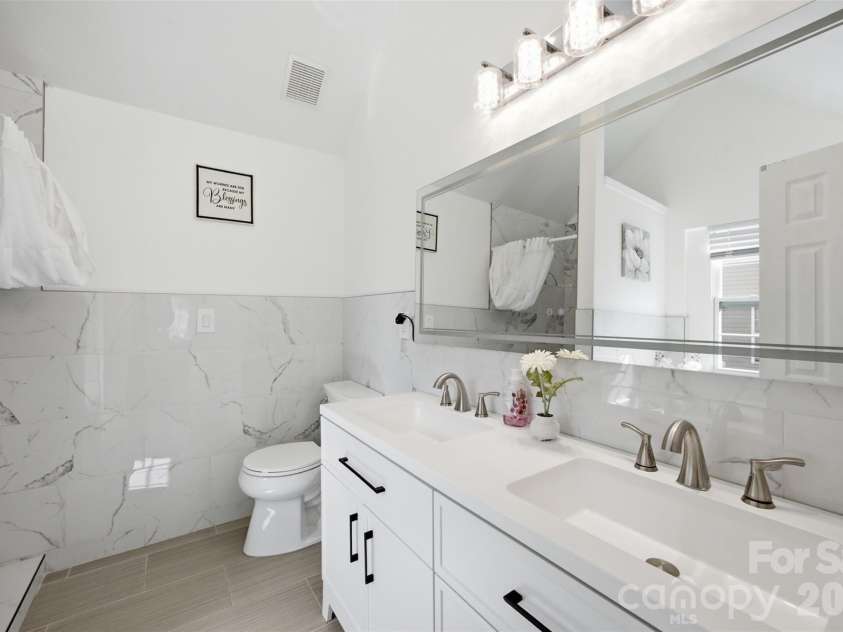 7204 Hidden Creek Drive, Charlotte, NC 28214.  MLS# CAR4416721, YatesRealty ID 45780. 