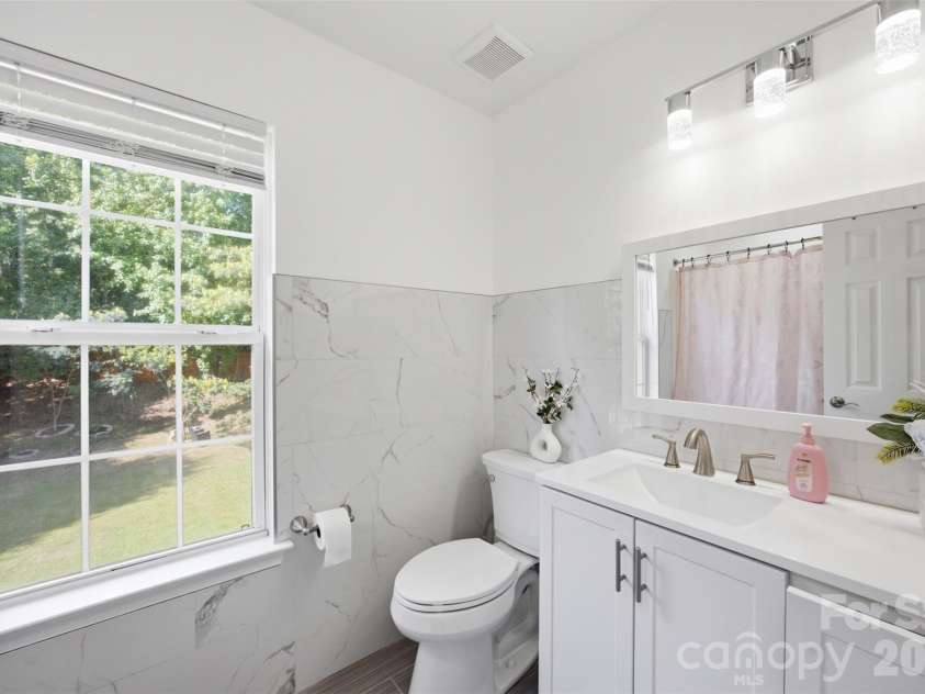 7204 Hidden Creek Drive, Charlotte, NC 28214.  MLS# CAR4416721, YatesRealty ID 45780. 