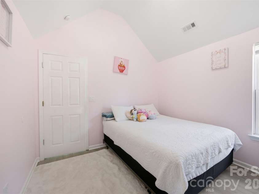 7204 Hidden Creek Drive, Charlotte, NC 28214.  MLS# CAR4416721, YatesRealty ID 45780. 