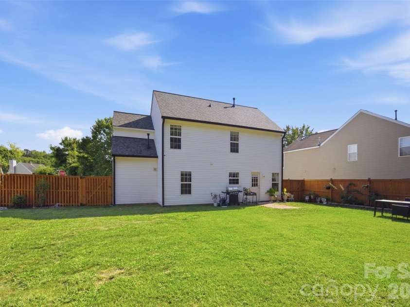 7204 Hidden Creek Drive, Charlotte, NC 28214.  MLS# CAR4416721, YatesRealty ID 45780. 