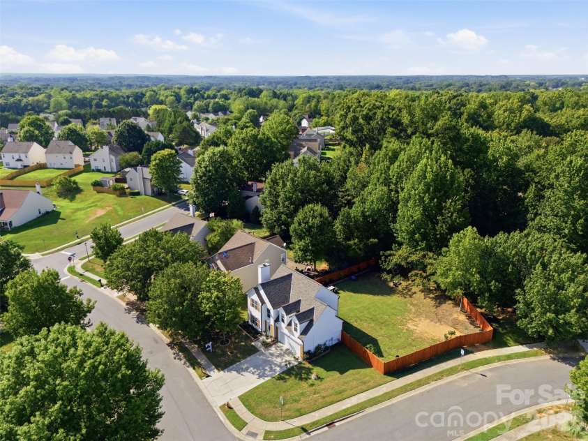 7204 Hidden Creek Drive, Charlotte, NC 28214.  MLS# CAR4416721, YatesRealty ID 45780. 