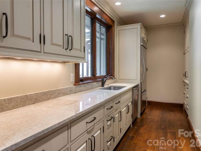383 Eagle Ridge Road, Zirconia, NC 28790.  MLS# CAR4414334, YatesRealty ID 45781. Scullery