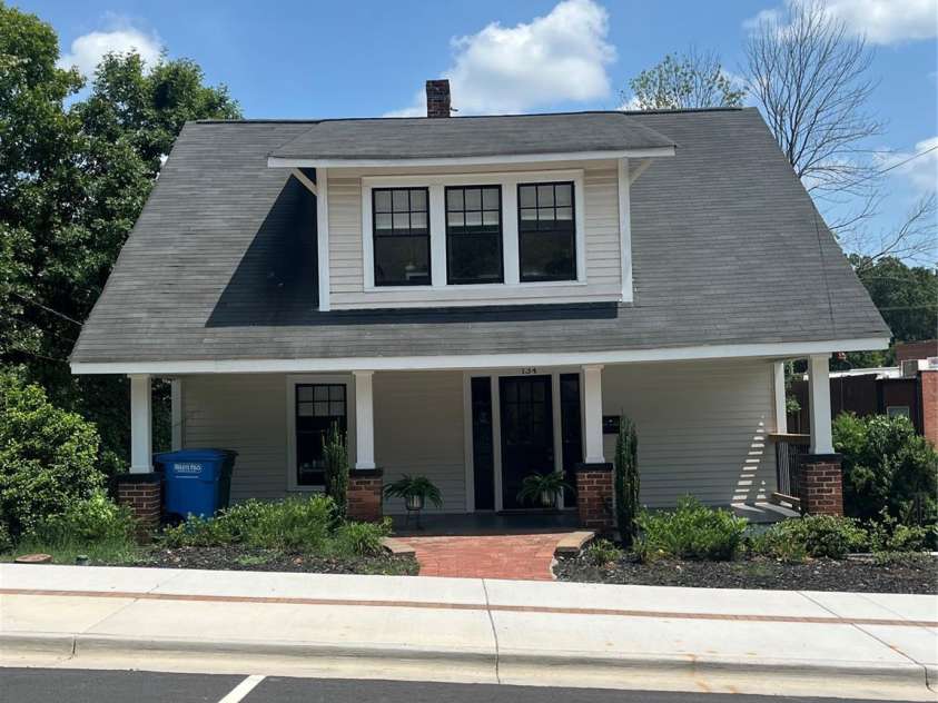 134 4th Street, Albemarle, NC 28001.  MLS# CAR4417097, YatesRealty ID 45782. 