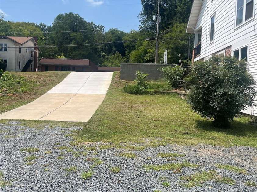 134 4th Street, Albemarle, NC 28001.  MLS# CAR4417097, YatesRealty ID 45782. 