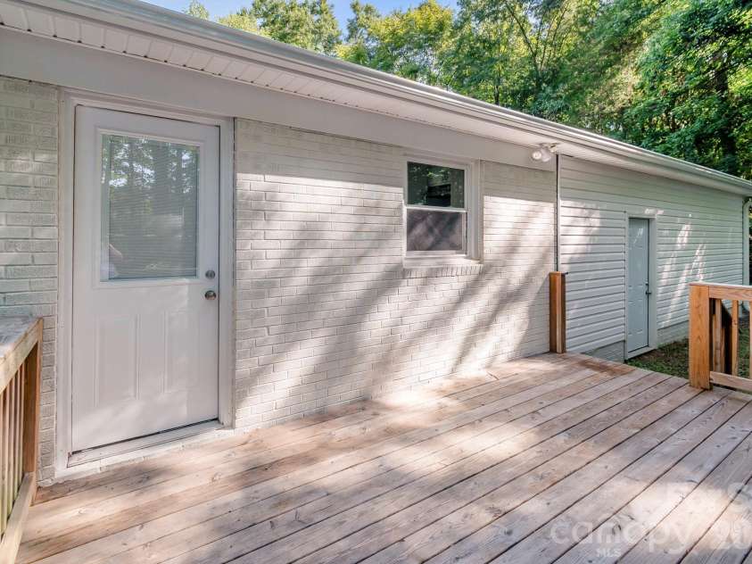 2177 Thornwell Road, Lancaster, SC 29720.  MLS# CAR4392268, YatesRealty ID 45783. 
