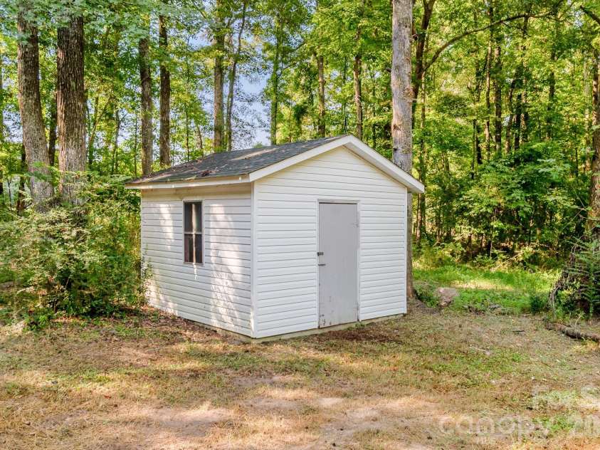 2177 Thornwell Road, Lancaster, SC 29720.  MLS# CAR4392268, YatesRealty ID 45783. 