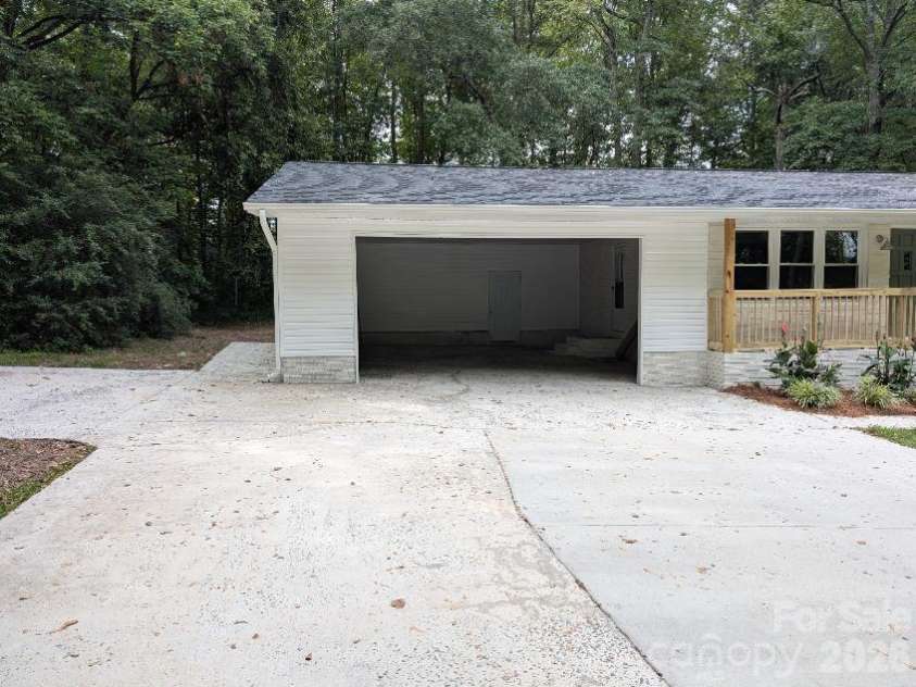 2177 Thornwell Road, Lancaster, SC 29720.  MLS# CAR4392268, YatesRealty ID 45783. 