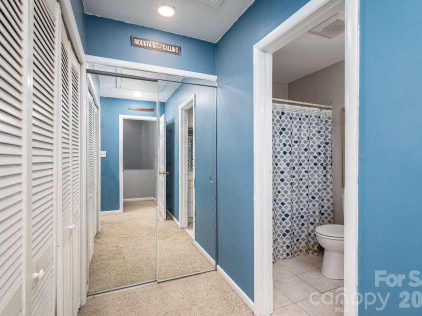 182 Riverview Terrace, Clover, SC 29710.  MLS# CAR4415689, YatesRealty ID 45784. UPSTAIRS HALL