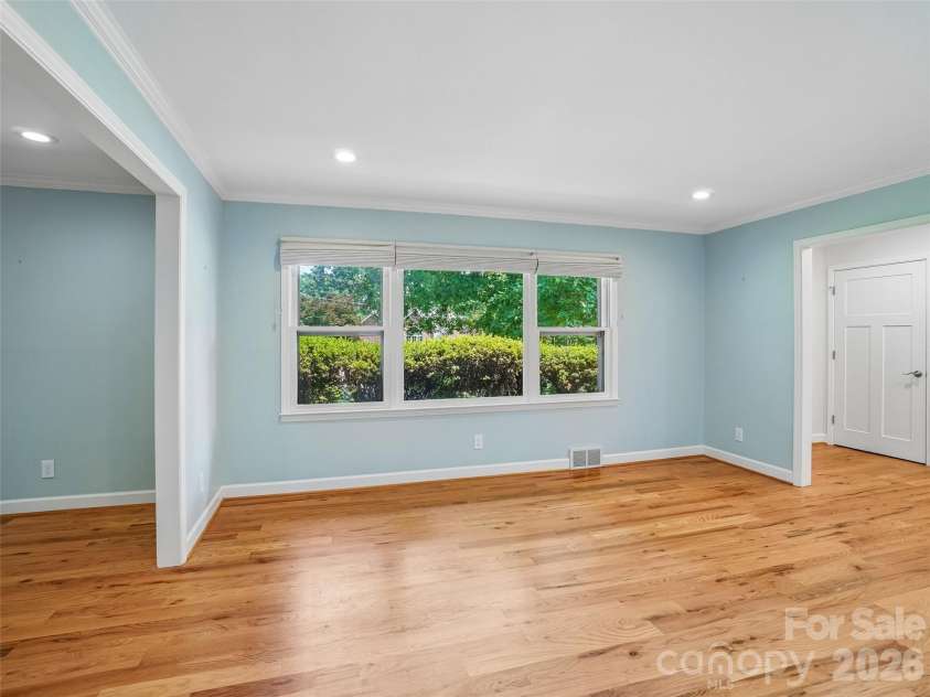 11 Ridgewood Avenue, Weaverville, NC 28787.  MLS# CAR4413198, YatesRealty ID 45785. 