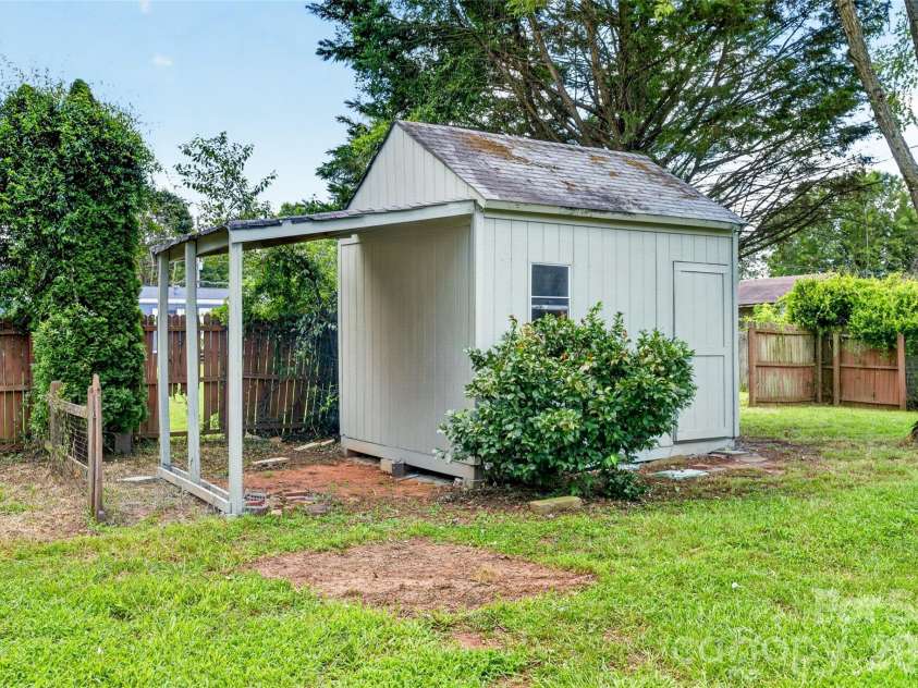 3312 Amity Hill Road, Statesville, NC 28677.  MLS# CAR4416906, YatesRealty ID 45786. 