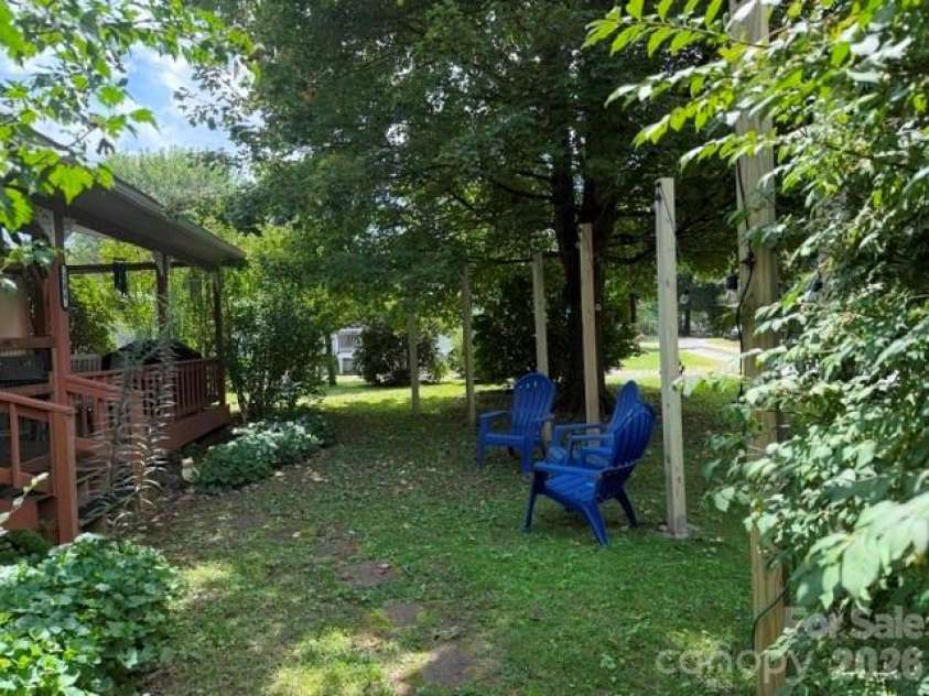 284 Aqua Vista Loop, Waynesville, NC 28786.  MLS# CAR4415824, YatesRealty ID 45787. 