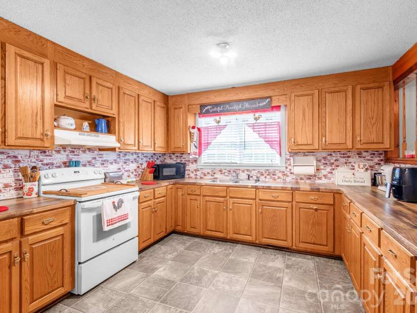 312 Sanders Road, Pageland, SC 29728.  MLS# CAR4416934, YatesRealty ID 45788. 