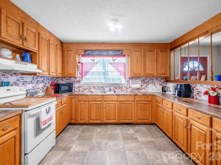 312 Sanders Road, Pageland, SC 29728.  MLS# CAR4416934, YatesRealty ID 45788. 