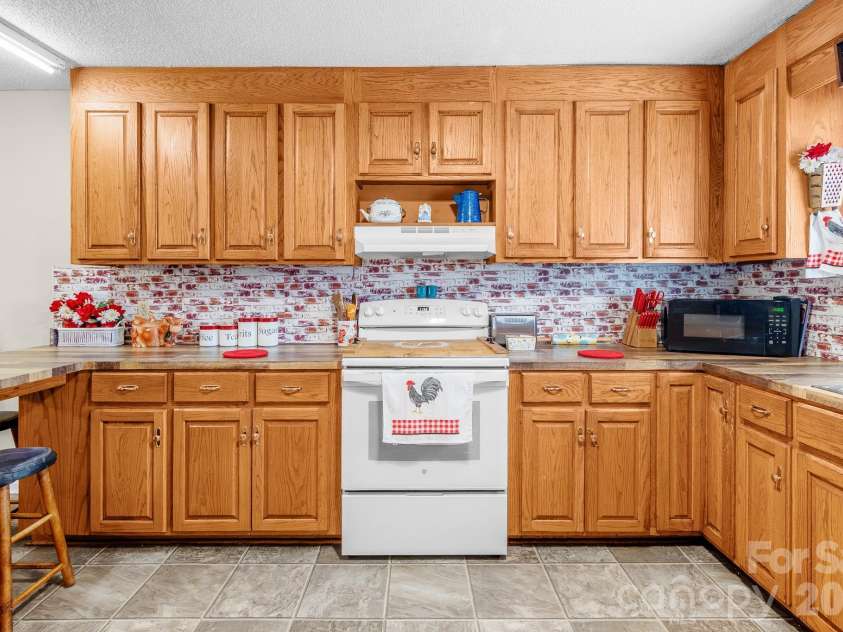 312 Sanders Road, Pageland, SC 29728.  MLS# CAR4416934, YatesRealty ID 45788. 
