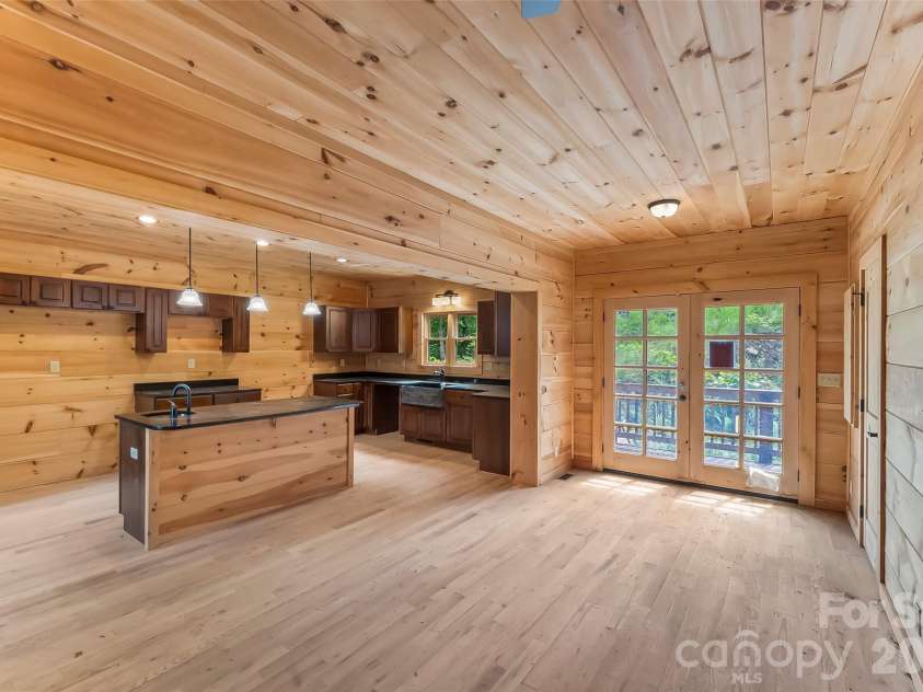 266 Potomac Falls Drive, Black Mountain, NC 28711.  MLS# CAR4404830, YatesRealty ID 45789. 