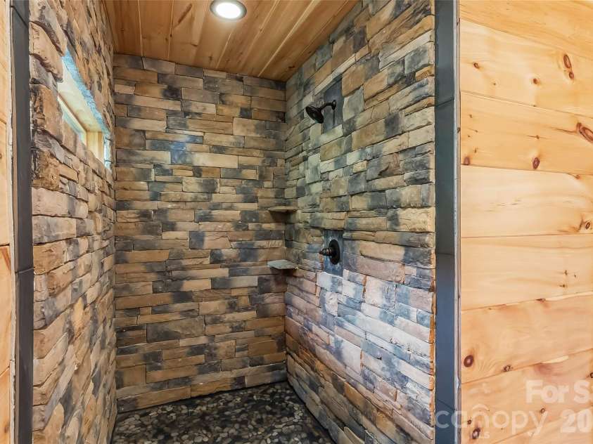 266 Potomac Falls Drive, Black Mountain, NC 28711.  MLS# CAR4404830, YatesRealty ID 45789. 