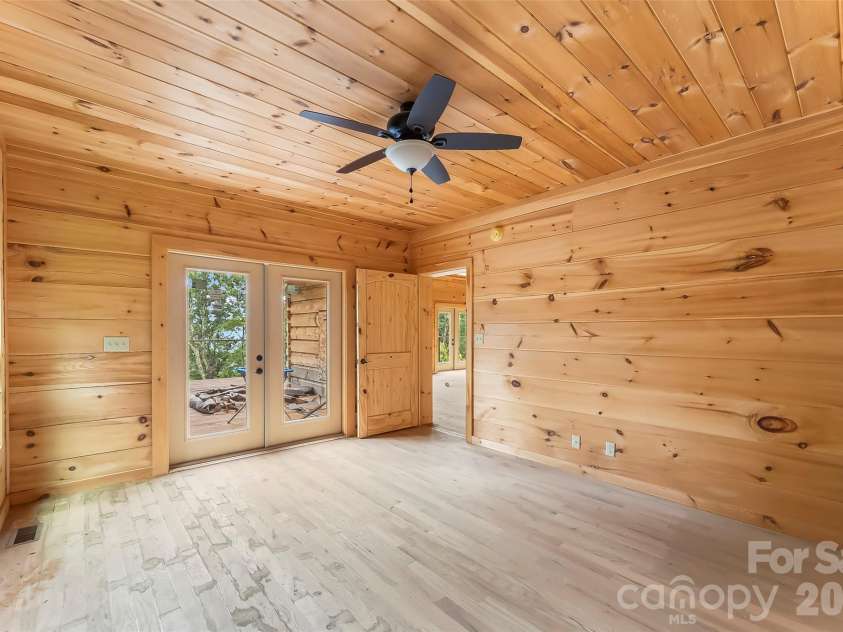 266 Potomac Falls Drive, Black Mountain, NC 28711.  MLS# CAR4404830, YatesRealty ID 45789. 