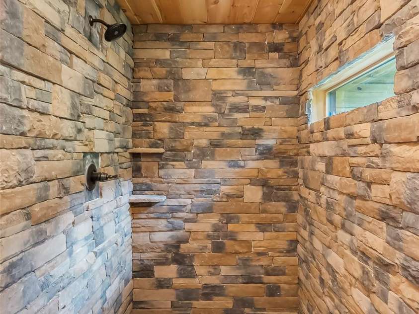 266 Potomac Falls Drive, Black Mountain, NC 28711.  MLS# CAR4404830, YatesRealty ID 45789. 