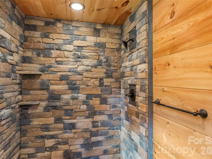 266 Potomac Falls Drive, Black Mountain, NC 28711.  MLS# CAR4404830, YatesRealty ID 45789. 