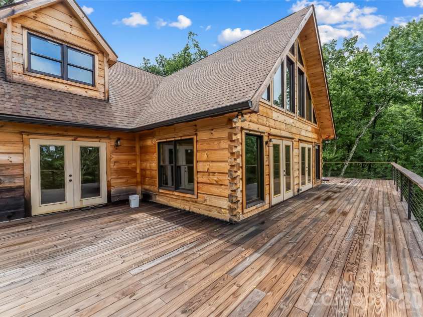 266 Potomac Falls Drive, Black Mountain, NC 28711.  MLS# CAR4404830, YatesRealty ID 45789. 