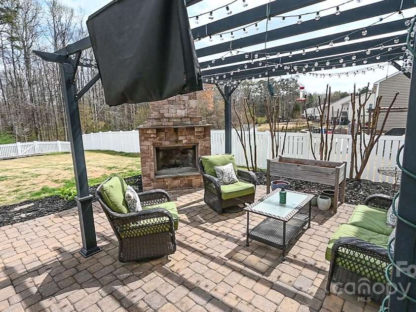 10694 Sapphire Trail, Davidson, NC 28036.  MLS# CAR4241838, YatesRealty ID 4579. 