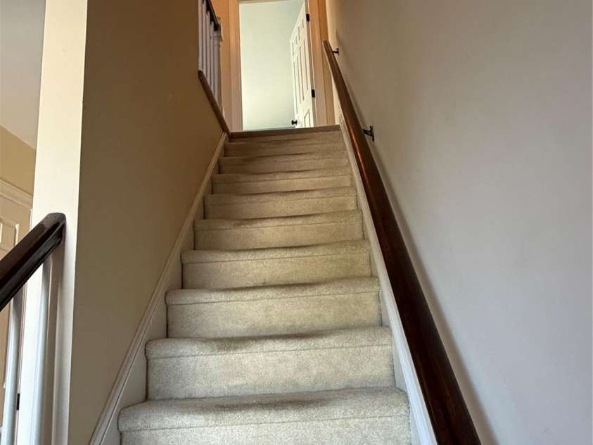 2705 Center Street, Hickory, NC 28601.  MLS# CAR4402144, YatesRealty ID 4579. 