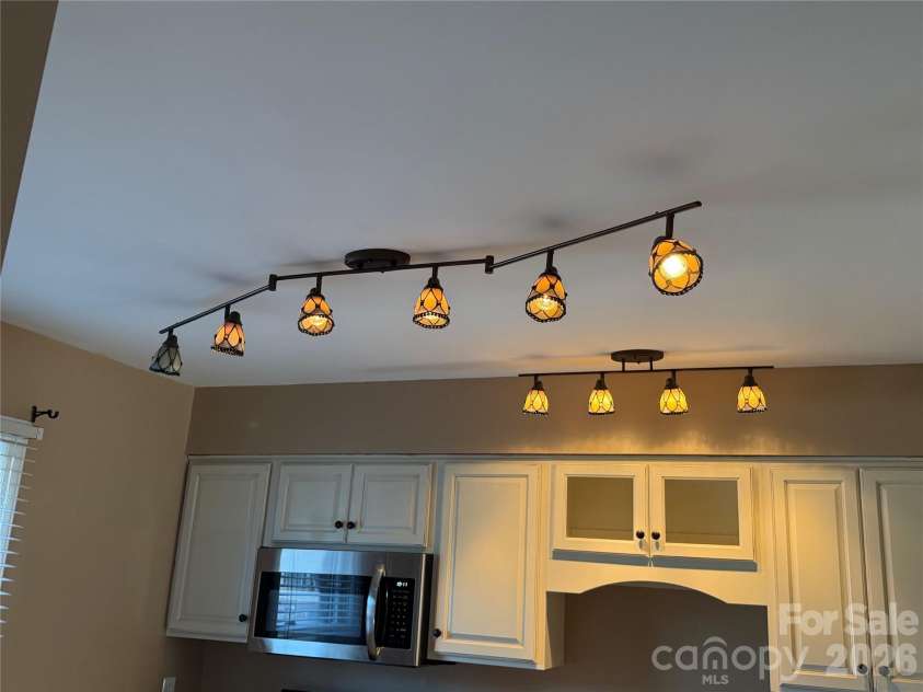 2705 Center Street, Hickory, NC 28601.  MLS# CAR4402144, YatesRealty ID 4579. Kitchen lights