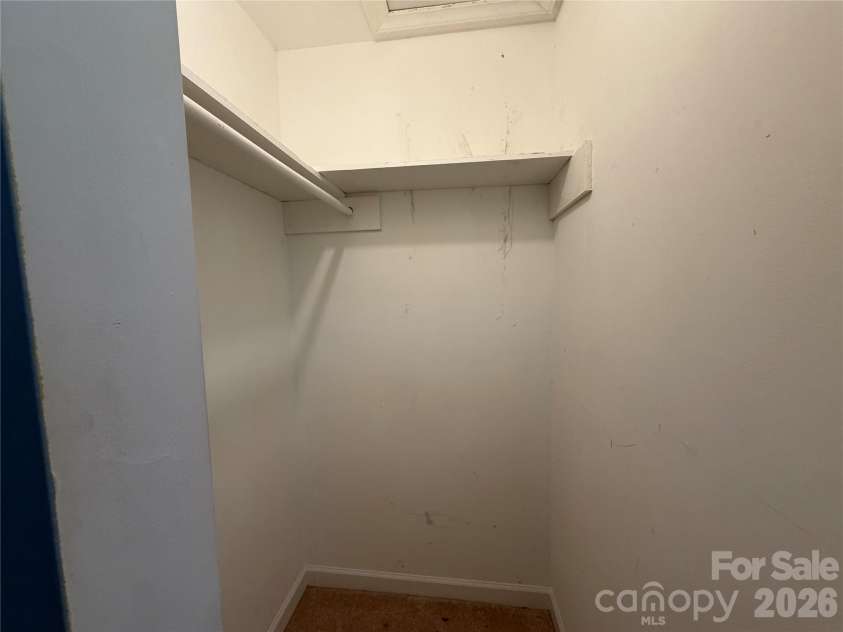 2705 Center Street, Hickory, NC 28601.  MLS# CAR4402144, YatesRealty ID 4579. Large Walk in closet in primary