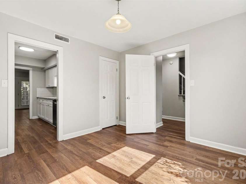 2705 Center Street, Hickory, NC 28601.  MLS# CAR4419158, YatesRealty ID 4579. 