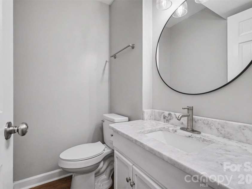 2705 Center Street, Hickory, NC 28601.  MLS# CAR4419158, YatesRealty ID 4579. 
