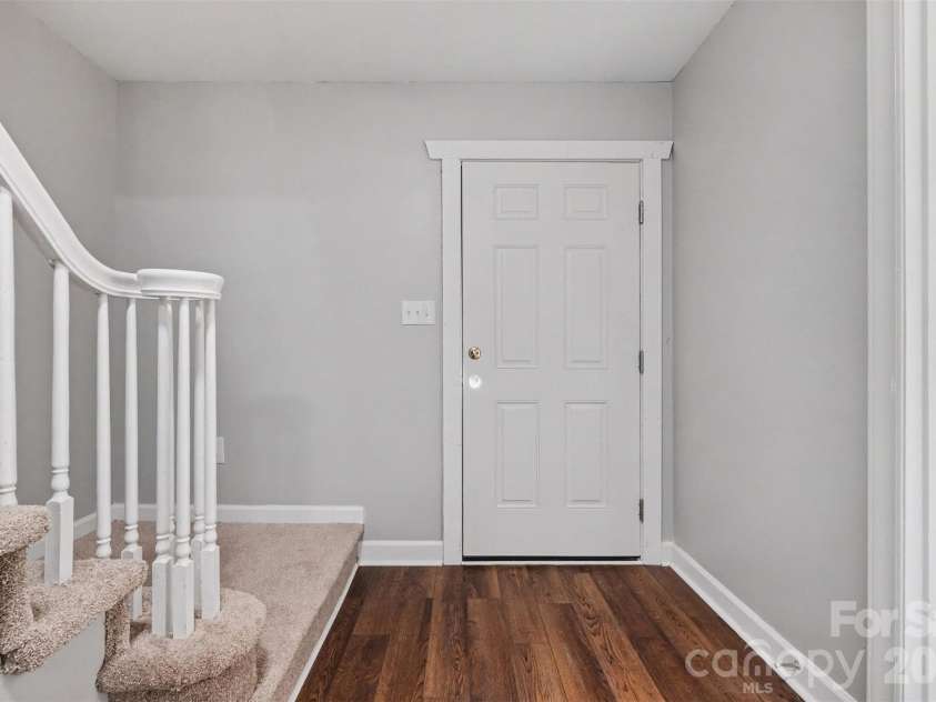 2705 Center Street, Hickory, NC 28601.  MLS# CAR4419158, YatesRealty ID 4579. 