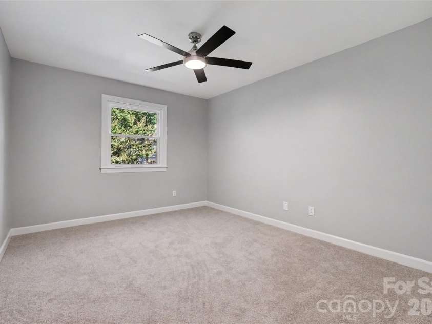 2705 Center Street, Hickory, NC 28601.  MLS# CAR4419158, YatesRealty ID 4579. 