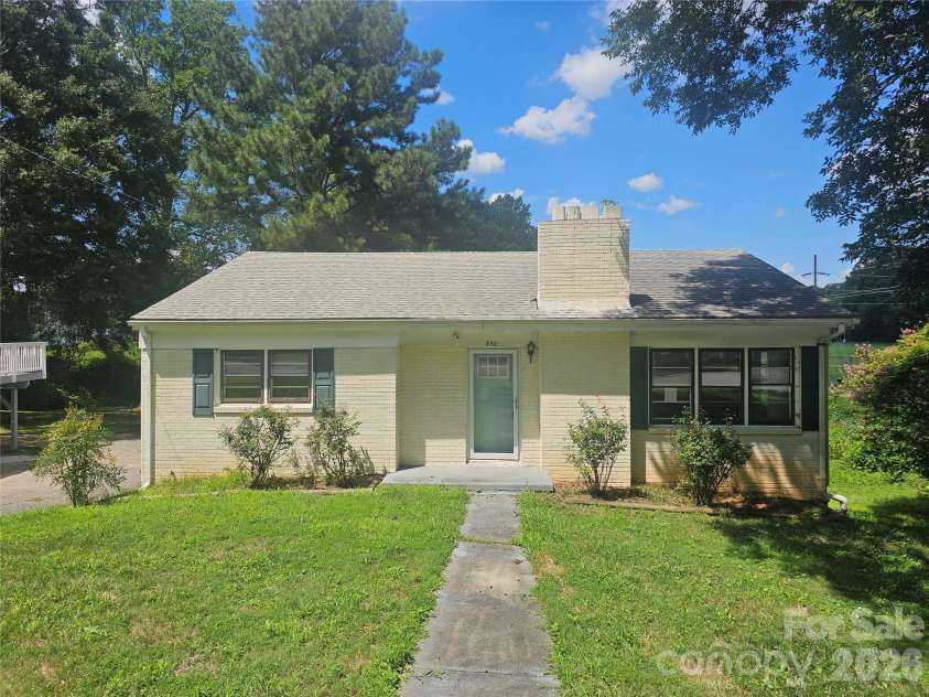 840 Garrison Boulevard, Gastonia, NC 28052.  MLS# CAR4416918, YatesRealty ID 45791. 