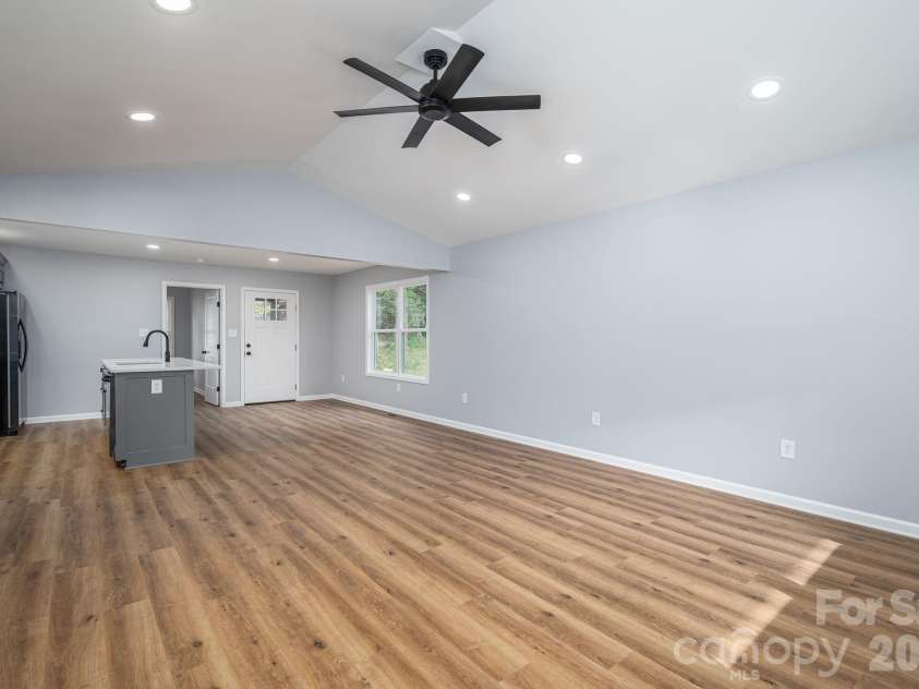 511 State Street, Lincolnton, NC 28092.  MLS# CAR4416594, YatesRealty ID 45792. 
