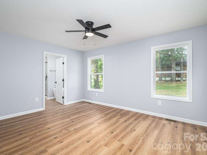 511 State Street, Lincolnton, NC 28092.  MLS# CAR4416594, YatesRealty ID 45792. 