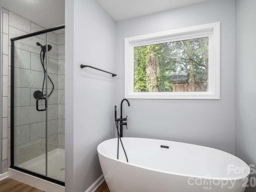 511 State Street, Lincolnton, NC 28092.  MLS# CAR4416594, YatesRealty ID 45792. 
