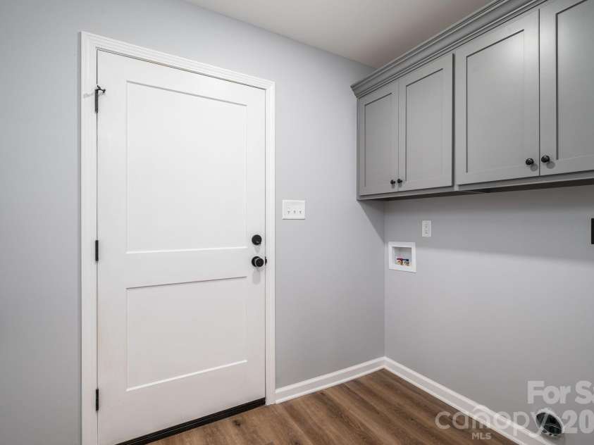511 State Street, Lincolnton, NC 28092.  MLS# CAR4416594, YatesRealty ID 45792. 