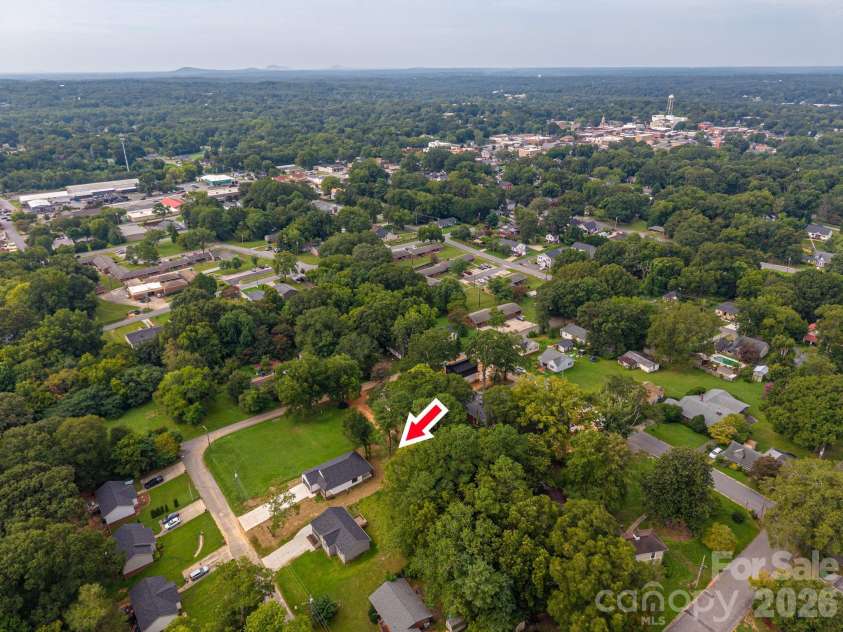 511 State Street, Lincolnton, NC 28092.  MLS# CAR4416594, YatesRealty ID 45792. 