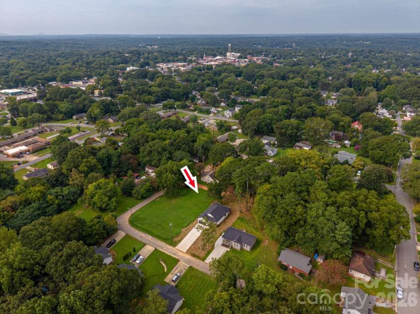 511 State Street, Lincolnton, NC 28092.  MLS# CAR4416594, YatesRealty ID 45792. 