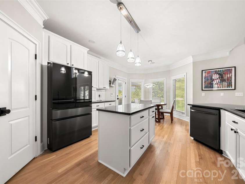 122 Long Cove Lane, Mooresville, NC 28117.  MLS# CAR4416478, YatesRealty ID 45793. 