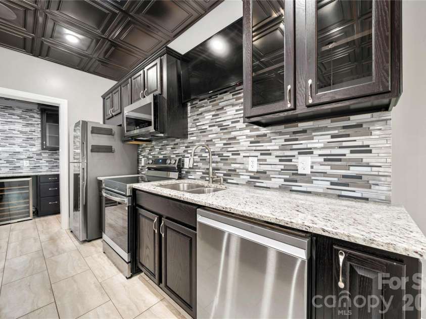 122 Long Cove Lane, Mooresville, NC 28117.  MLS# CAR4416478, YatesRealty ID 45793. 
