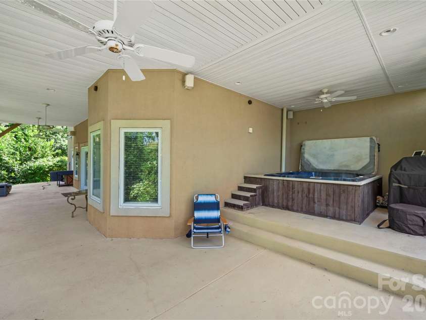 122 Long Cove Lane, Mooresville, NC 28117.  MLS# CAR4416478, YatesRealty ID 45793. 