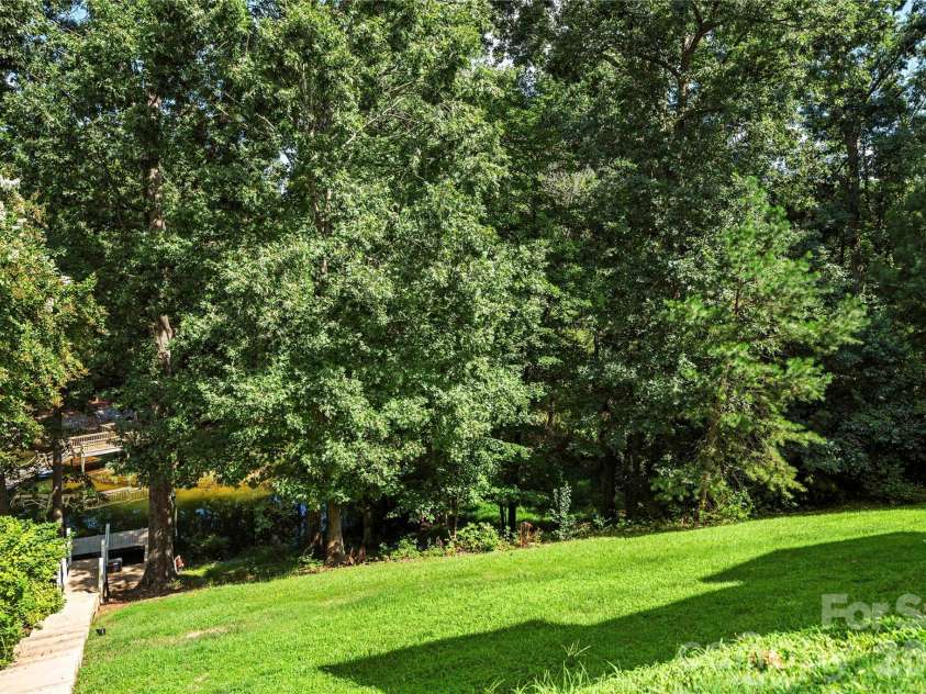 122 Long Cove Lane, Mooresville, NC 28117.  MLS# CAR4416478, YatesRealty ID 45793. 