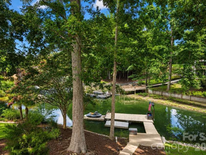 122 Long Cove Lane, Mooresville, NC 28117.  MLS# CAR4416478, YatesRealty ID 45793. 