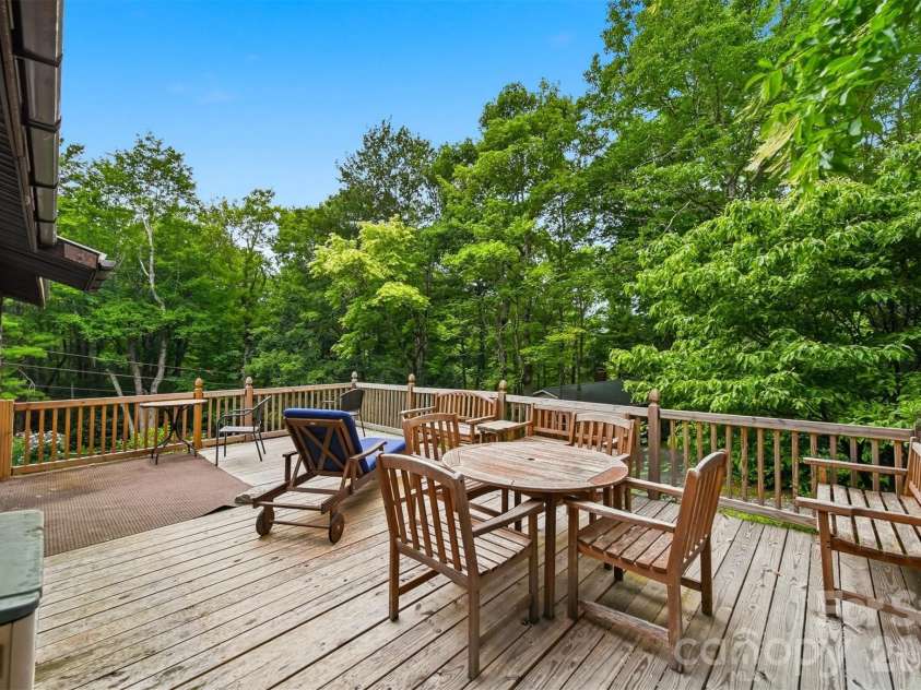 7180 Valley View Drive, Newland, NC 28657.  MLS# CAR4408784, YatesRealty ID 45795. 